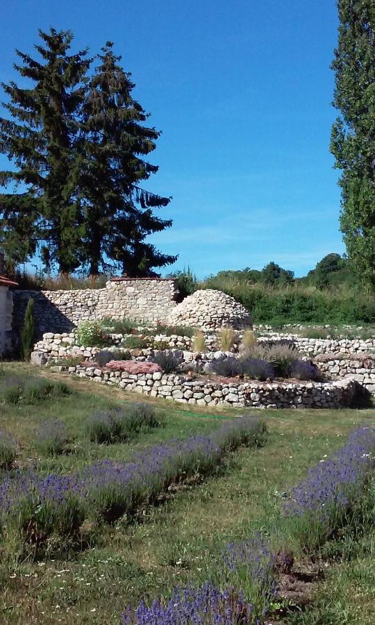 Villa Les Bories en Champagne à Montlevon Extérieur photo
